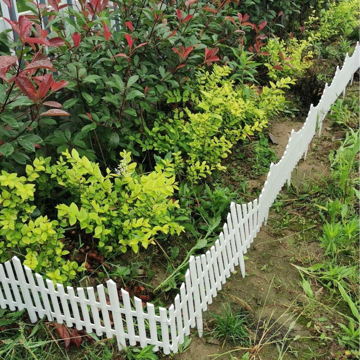 Christmas decoration can be spliced white plastic fence fence fence courtyard garden fence fence fence wholesale