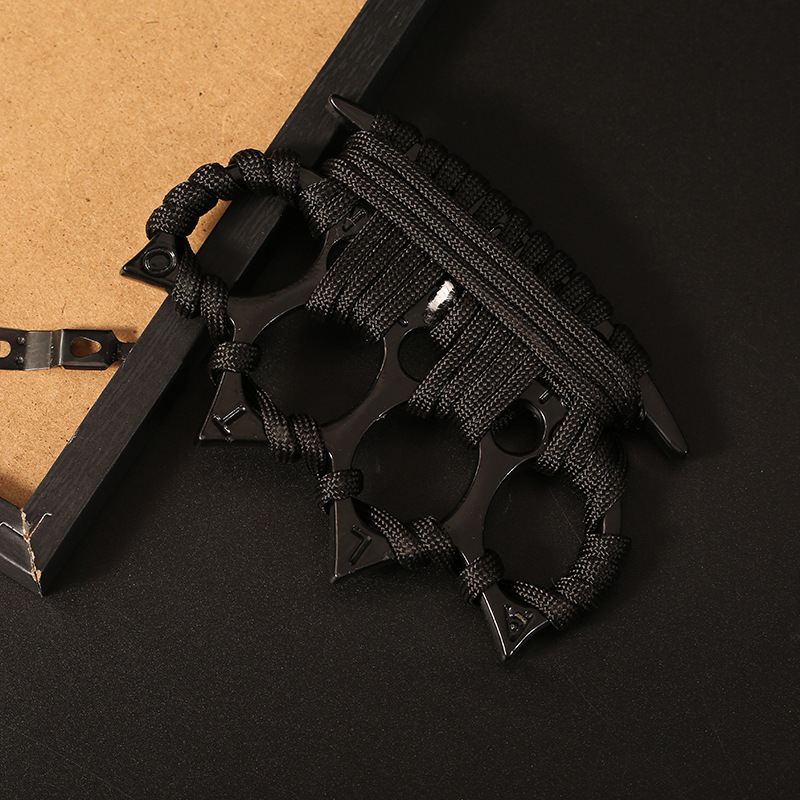 Thickened evil spirit finger tiger four-finger hand brace zinc alloy self-defense guard first-aid car escape window breaker iron fist