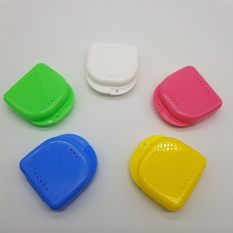 Orthodontic Retainer Box Tooth Storage Box Small Medium Opening Storage Box Orthodontic Correction Invisible Braces Box Printed with Logo