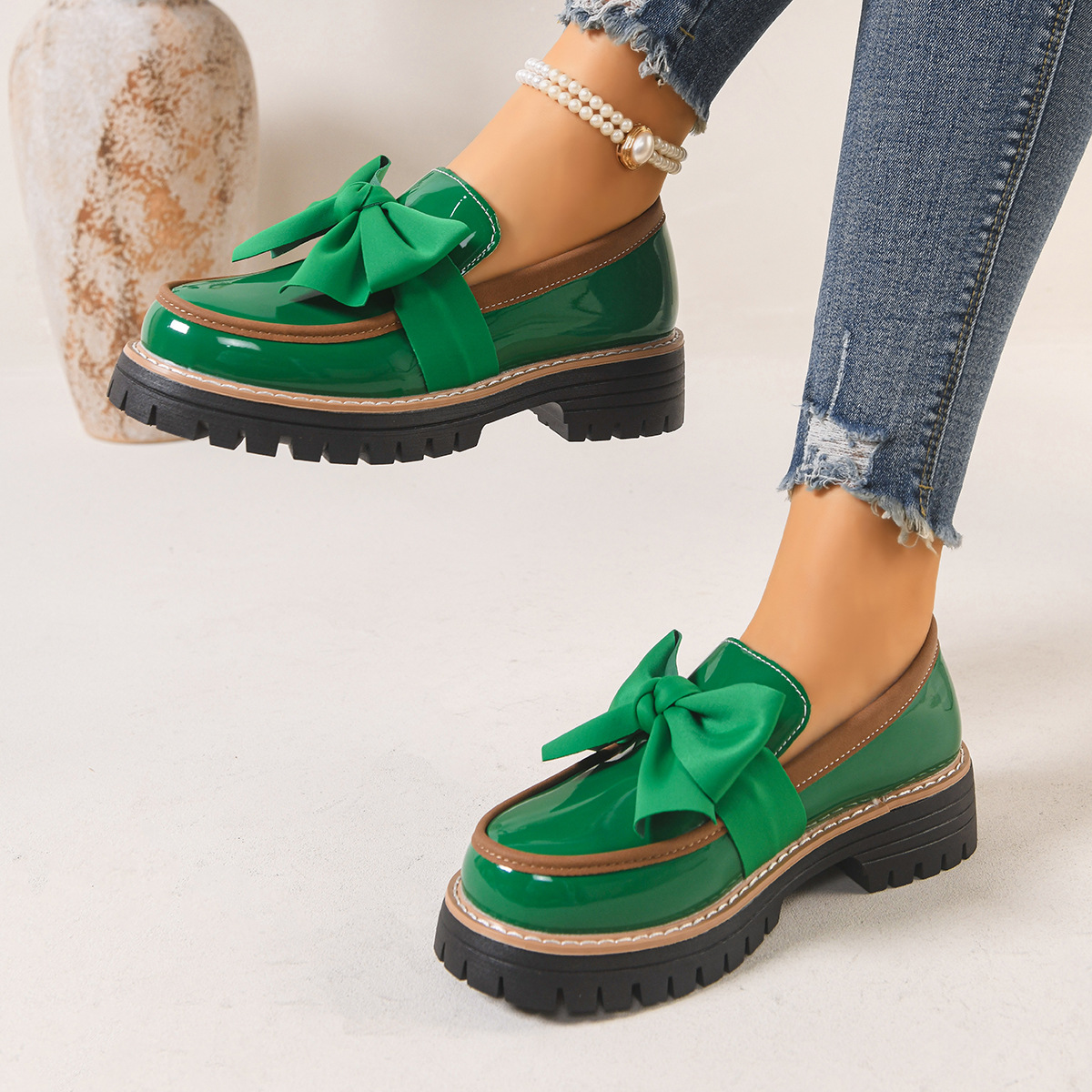 2026 Cross-Border Large Size 36-43 Loafers Women's Fashion Niche Bow Thick-Soled Retro Shoes Women's Wholesale