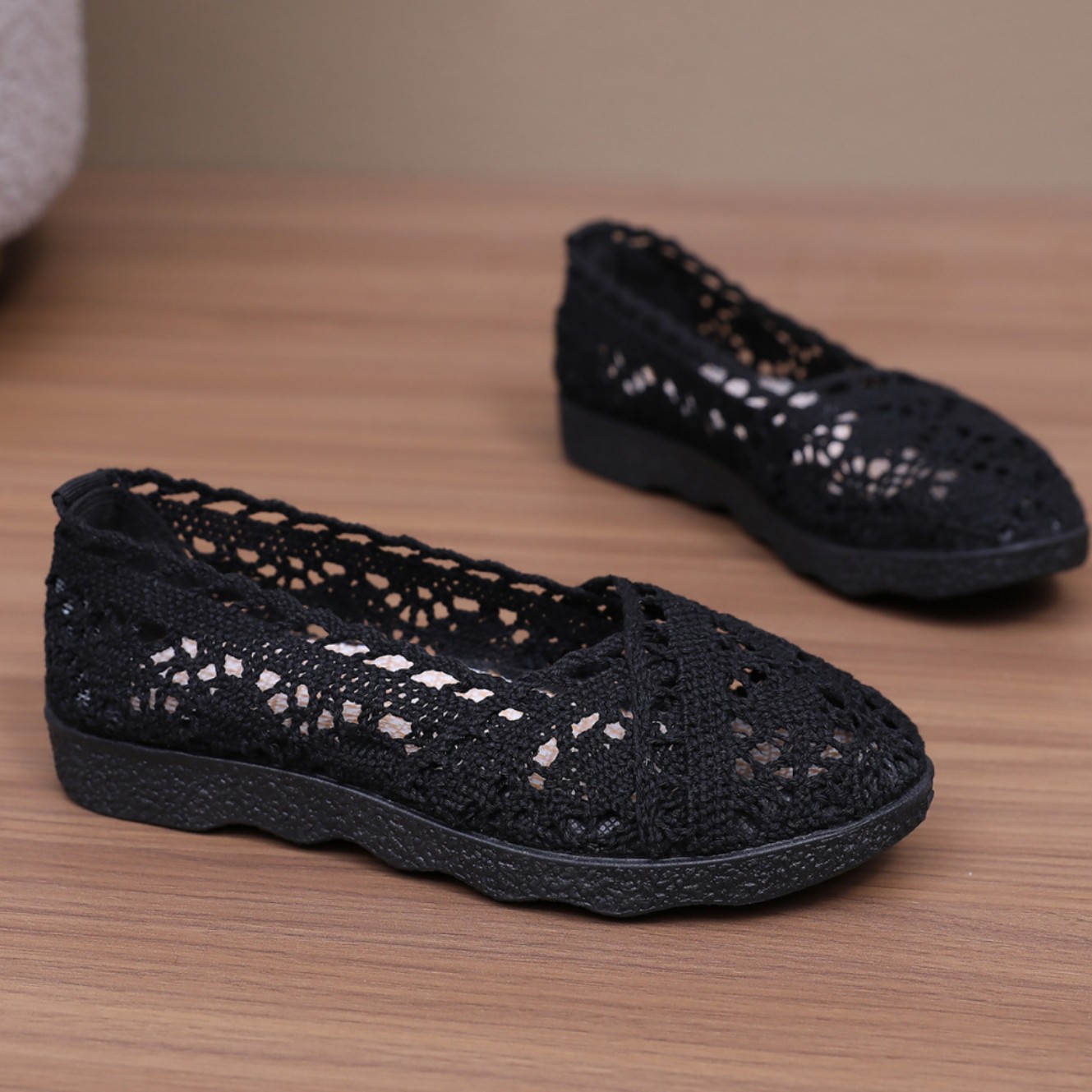 Summer New Style Old Beijing Women's Mesh Shoes Breathable Mesh Cloth Shoes Ethnic Style Cut Out Lace Women's Shoes Flats Maternity Shoes