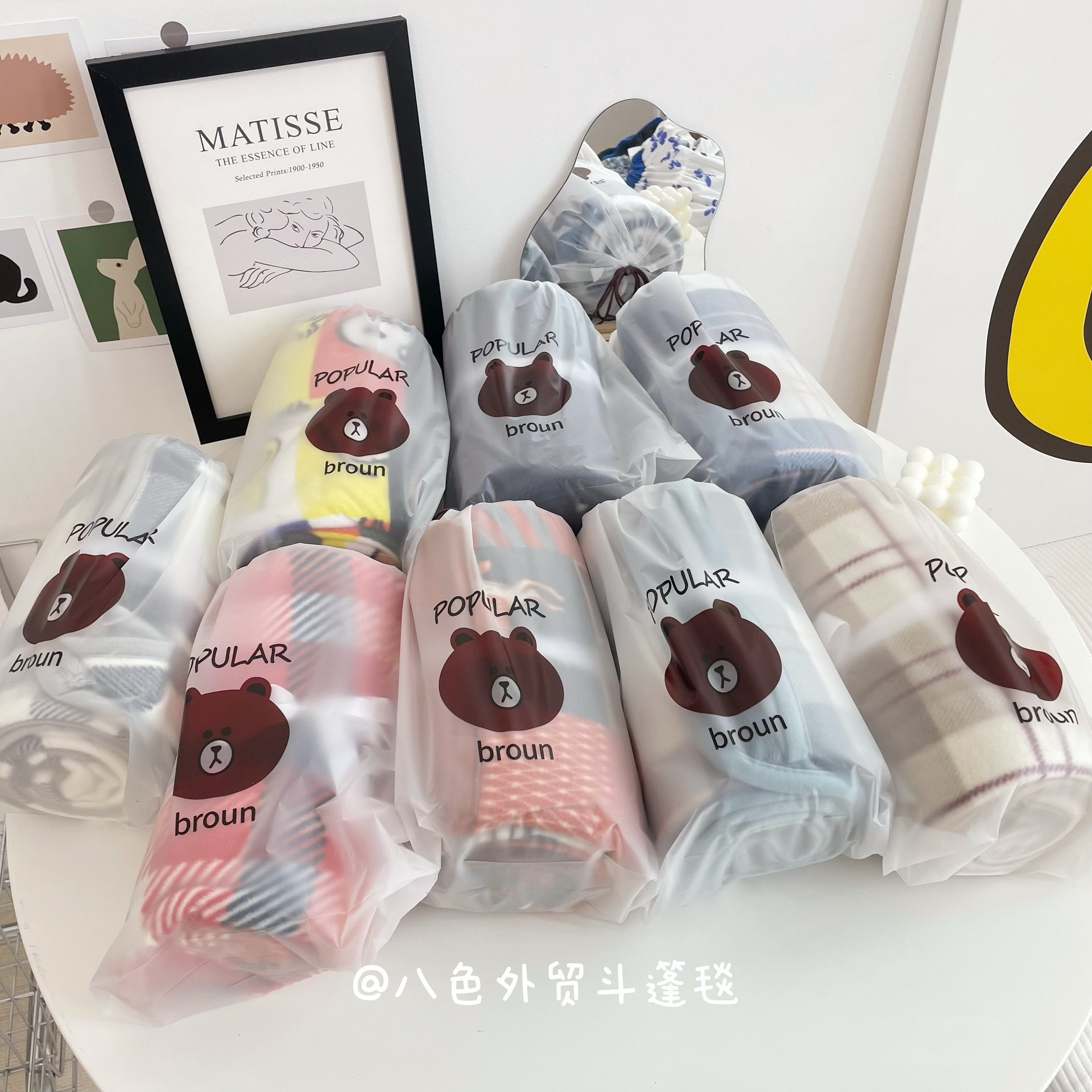 Spring and Autumn Thickened Multifunctional Plaid Shawl Blanket Office Fleece Nap Blanket Cover Blanket Sofa Blanket Lazy Blanket with Buckle