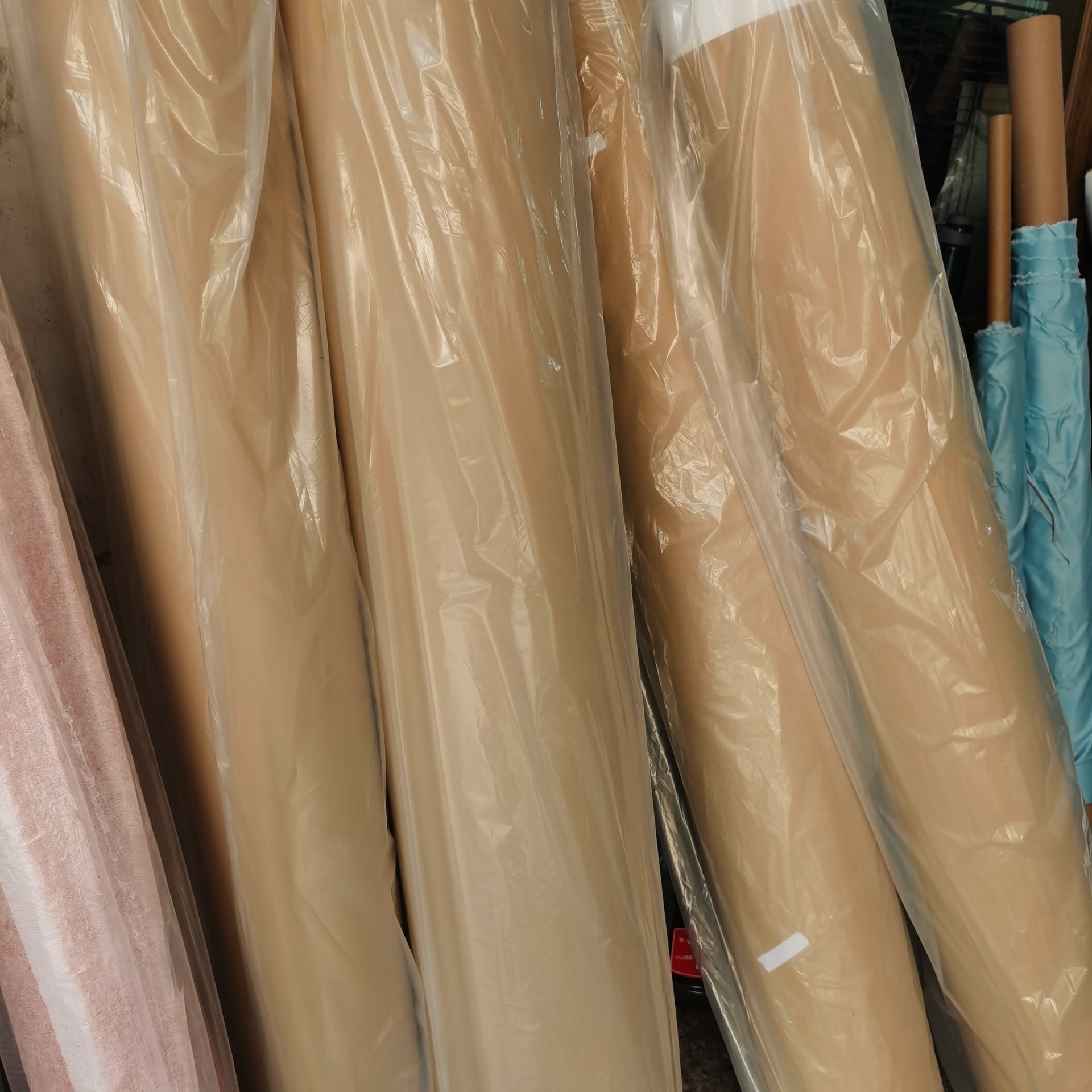 180g Kraft Paper/210D/Spunlace Cloth/Pu Material/Long Hair Flocking Cloth with Adhesive Backing Suitable for Jewelry Box Leather