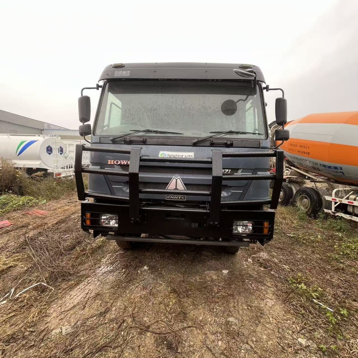 Direct Supply from Overseas for Sinotruk National Iv and National V Emission Chinese Sinotruk Howo 6X6 Full Drive Cargo Trucks