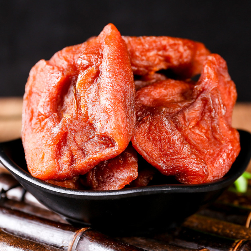 Pour steamed dried apples Aksu specialty dried fruits wholesale a generation of chewy dried fruits snacks sweet dried apples