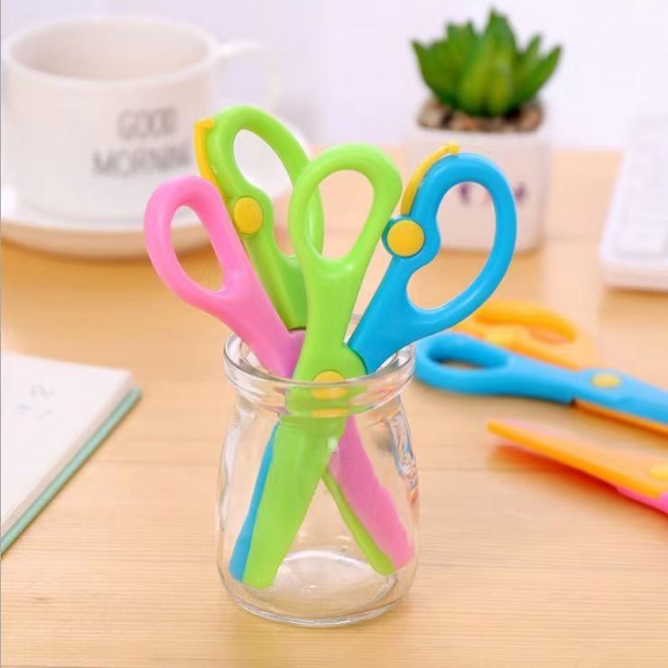 Factory Direct Sales Children's Plastic Paper-Cut Scissors Cartoon Anti-Pinch Elastic Children's Safety Scissors
