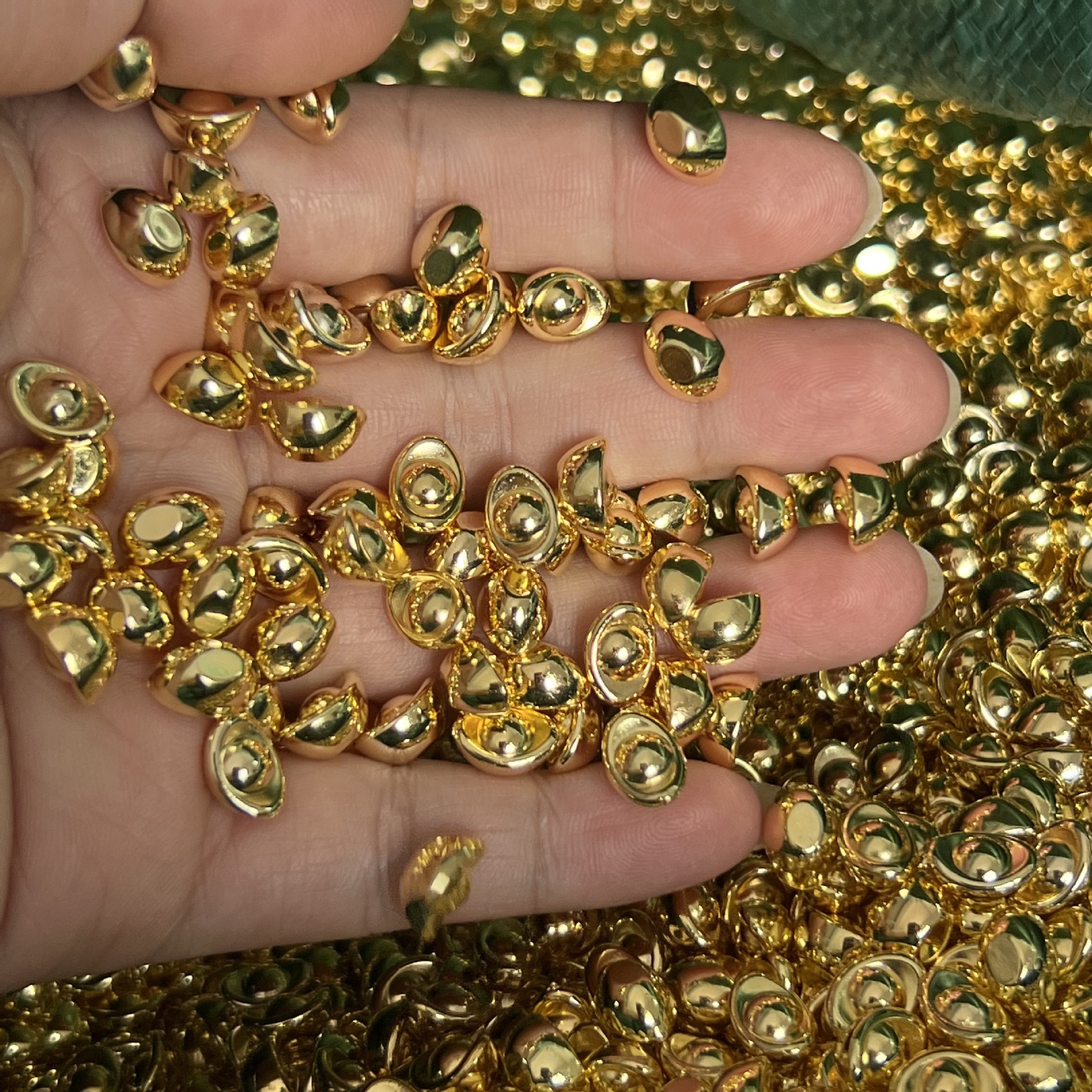 Environmentally Friendly Plastic Ingot, Imitation Gold-Plated Ingot Filling, Cornucopia, Hundred Blessings Tank, Photo Frame, Ingot Filling Ornaments