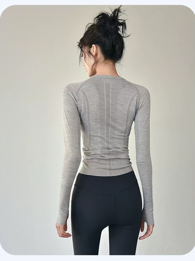 2025 Autumn and Winter Sports Tops for Women, Slim Round Neck, Quick-Drying, Seamless One-Piece Yoga Wear, Running Training, Fitness Long Sleeves