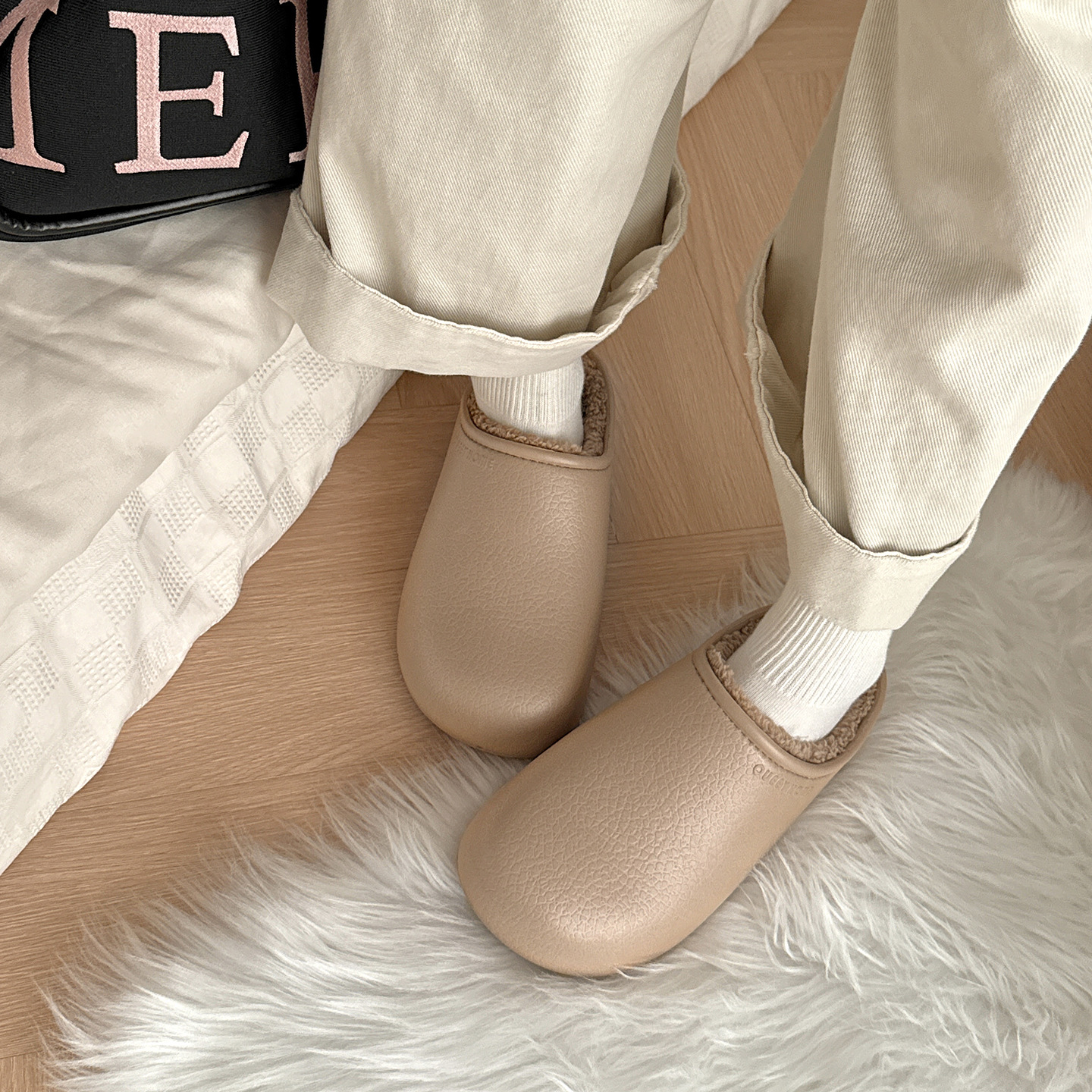 2025 New Fashionable Indoor Couple Cotton Slippers for Autumn and Winter, Warm, Waterproof, Non-Slip, Antibacterial Birkenstock Slippers for Men and Women