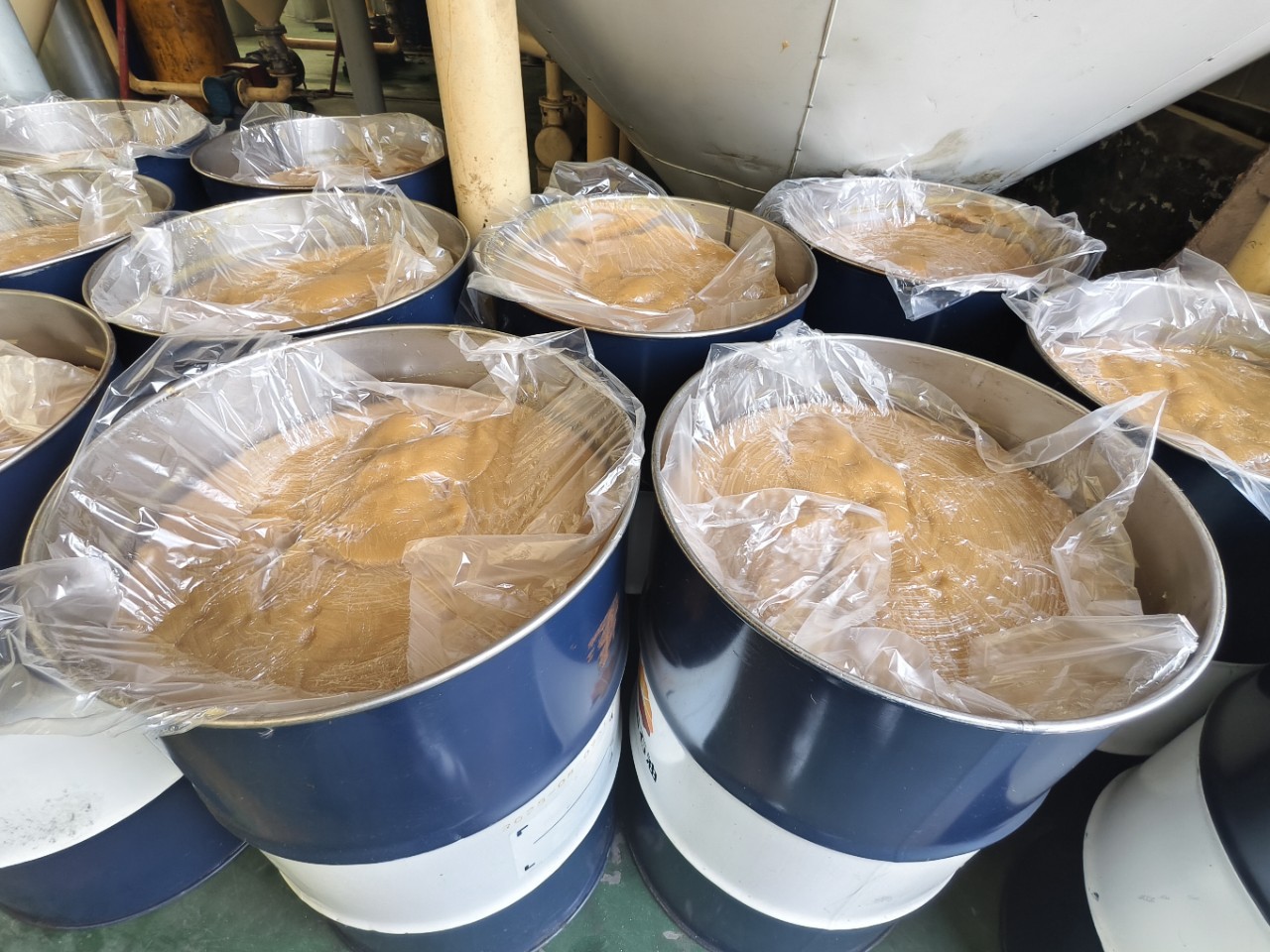 200кг использованная железная бочка с обычным промышленным маслом 3 # 2 # 1 # литиевое смазочное масло Шаньдун Дунъин для домашнего использования