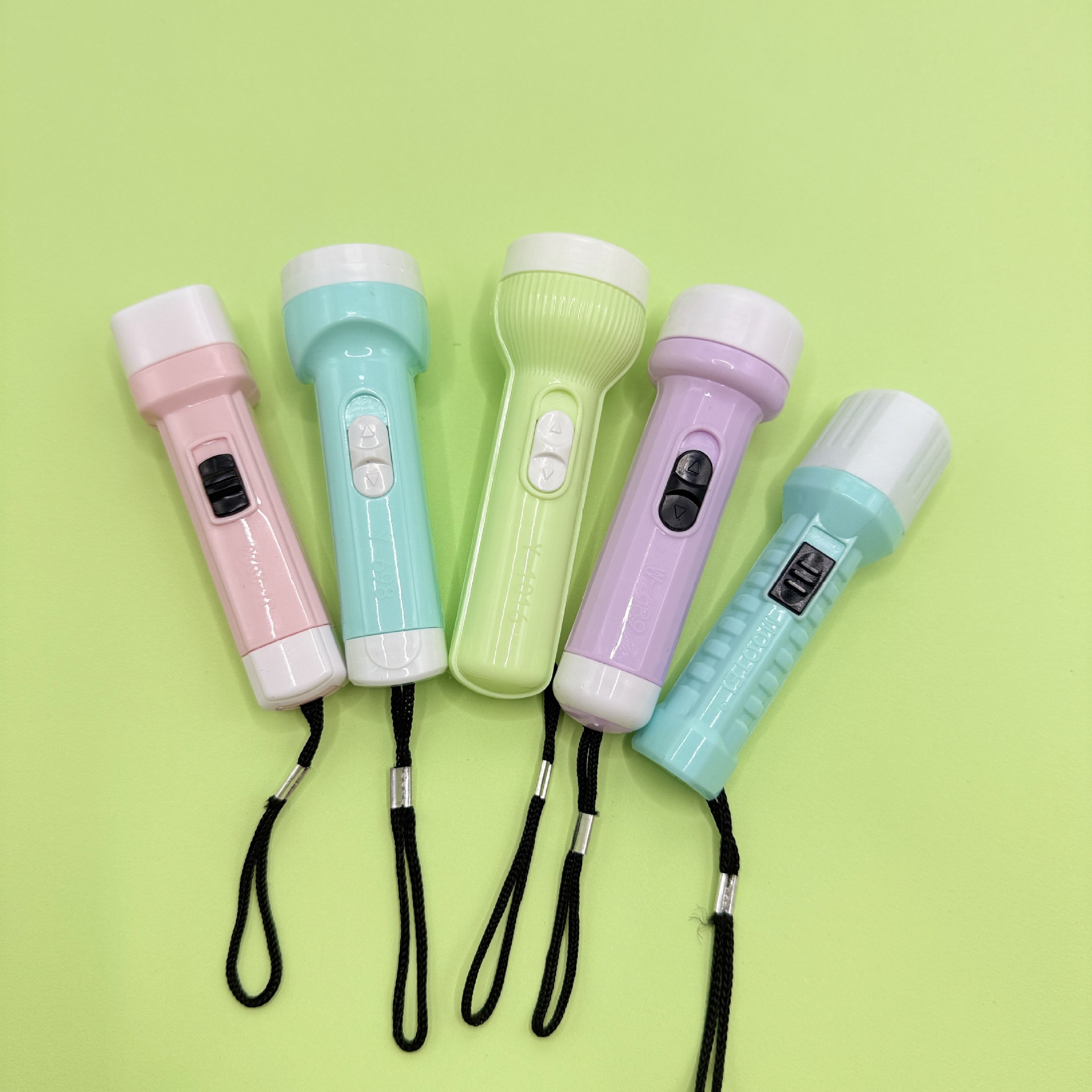 Children's luminous toy Macaron flashlight small flashlight convenient to carry lanyard electronic flashlight wholesale mini