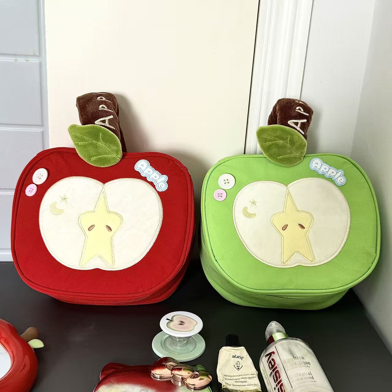 Cute Portable Apple-Shaped Cosmetic Bag Large Capacity Partitioned Portable Travel Toiletry Bag Storage Bag Digital Camera