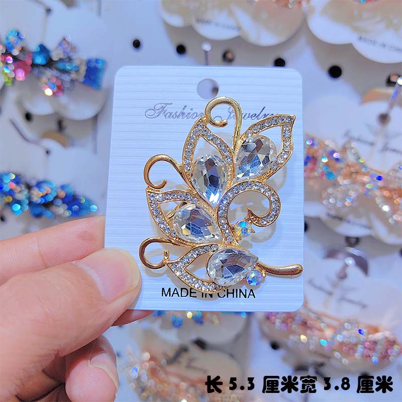 Anti-exposure brooch high-grade temperament corsage alloy diamond accessories V-neck sweet all-match pin jewelry wholesale