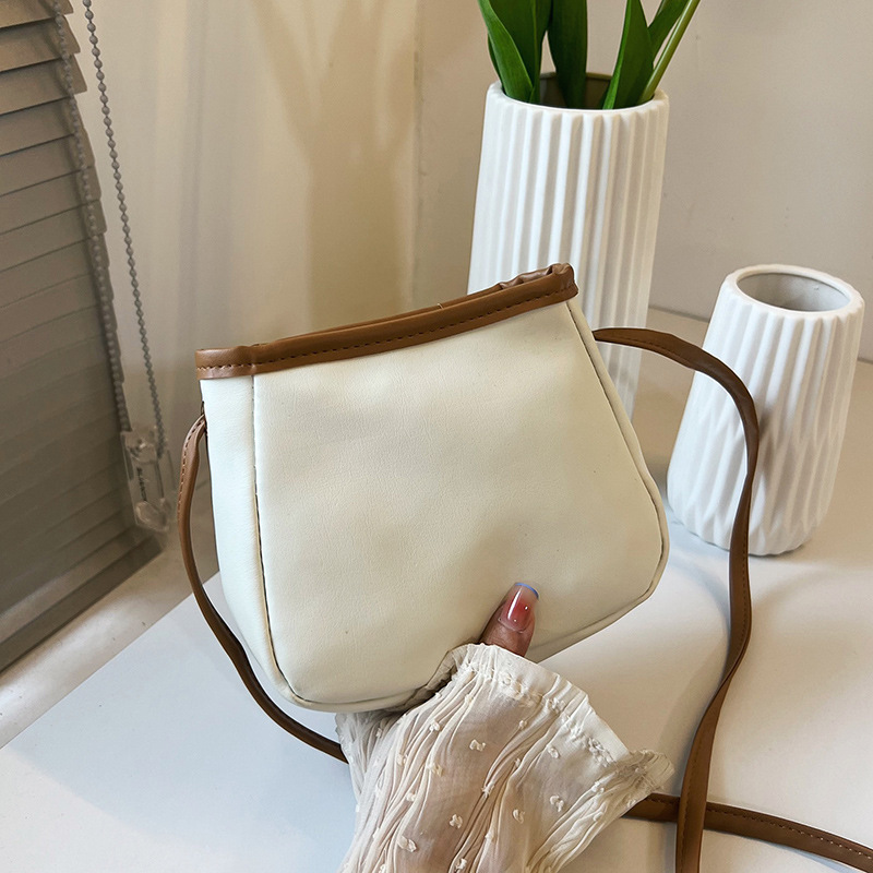 2024 New Crossbody Bucket Bag Simple Textive Shoulder Fashion Casual Small Satchel Mini Lipstick Saddle Bag Women