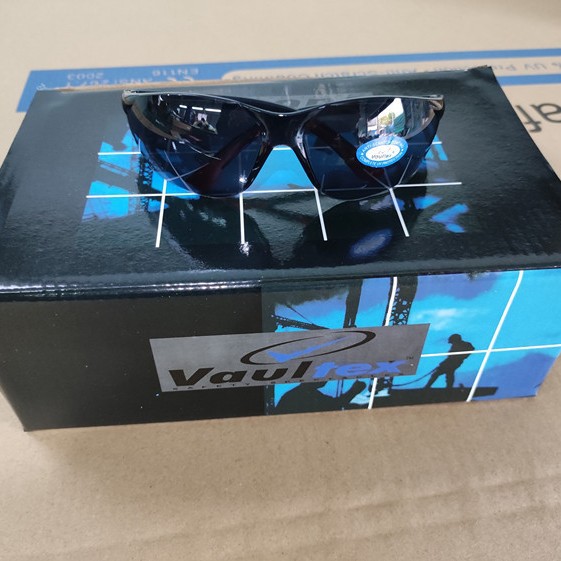 Cross-border vaultex anti-spatter labor protection glasses anti-grinding impact welding anti-strong electro-welding protective glasses