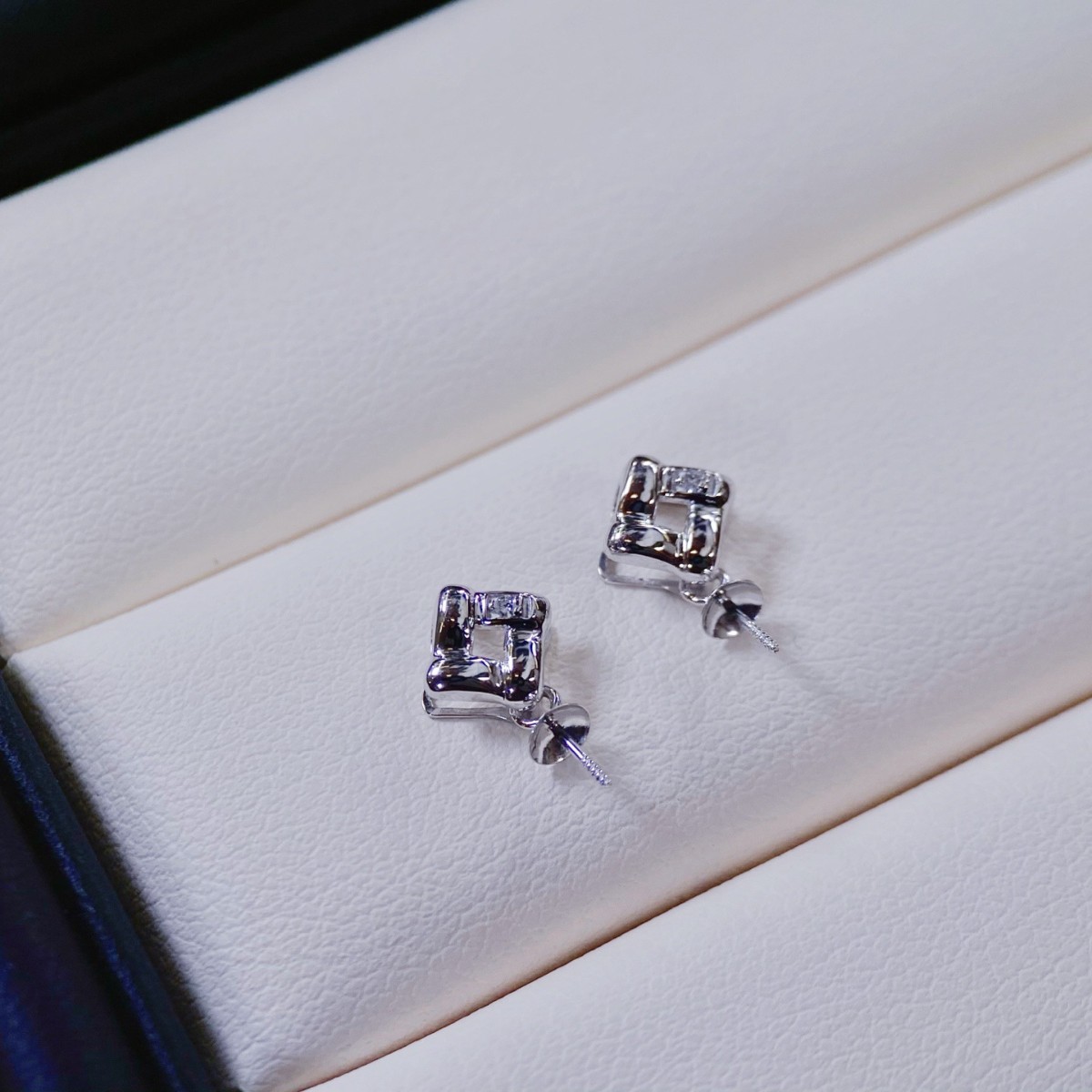 Platinum Pt900 Accessories Diamond Pendant Diamond D 0.005Ct Picture with Beads 10-11mm