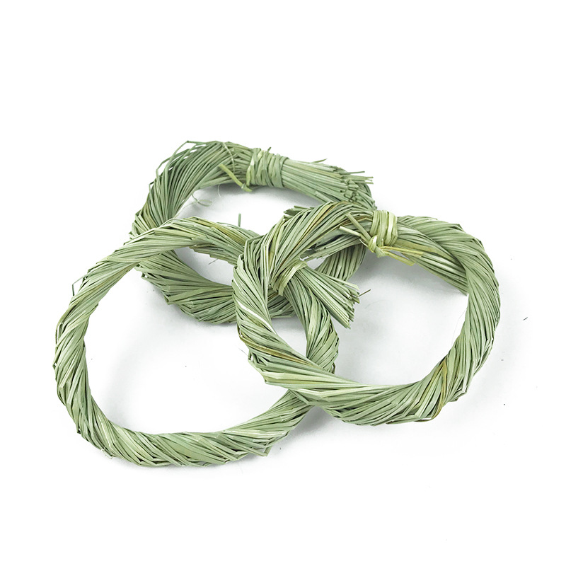 Pet Rabbit Molar Hand-Knitted Aquatic Plants Toy Guinea Pig Chinchilla Hamster Molar Toy Ball Grass Ball Twist Grass Ring