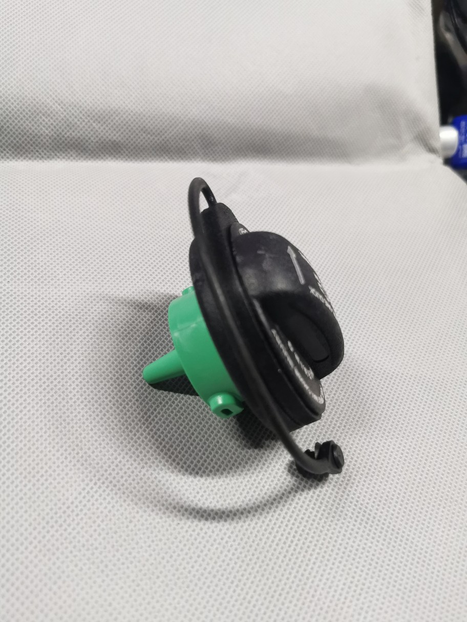 8K0201550N 3C0201550N 3C8201550 5Q0201550AA5Q0201550AT Gasoline Cover