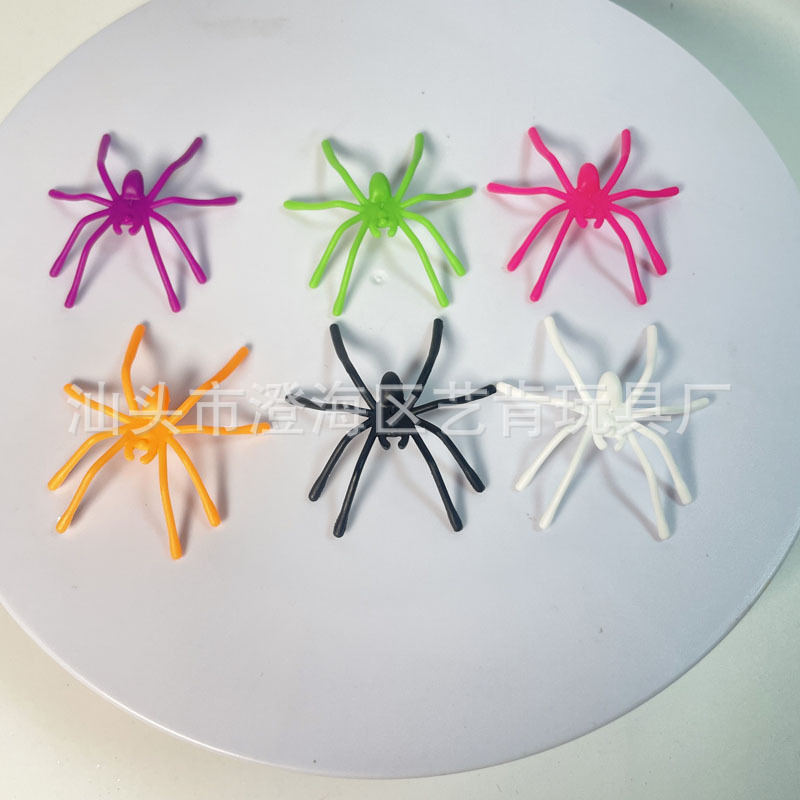 New Halloween decoration props small spider novel trick scary simulation Spider toy party fake spider toy