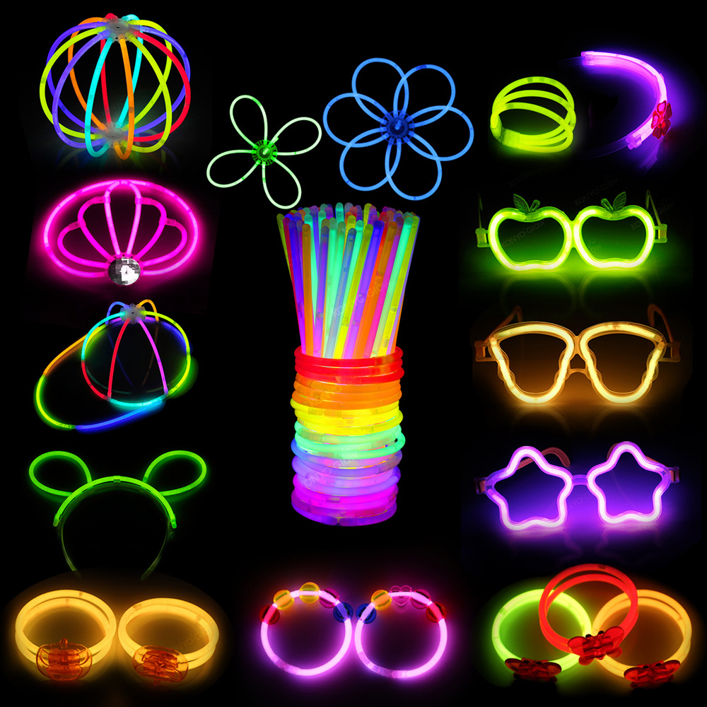Glow stick luminous bracelet 100 luminous stick disposable luminous toys wholesale holiday party toy manufacturers