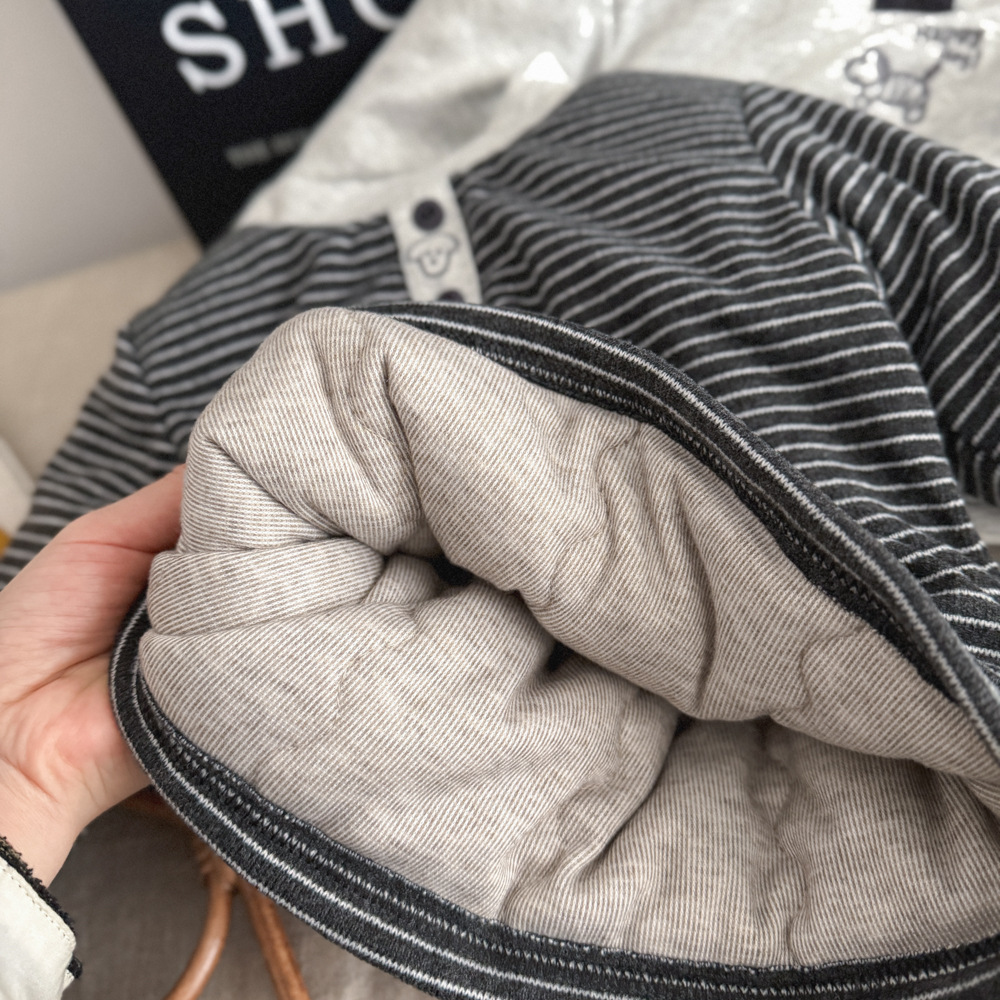 Children's Silk Cotton Three-Layer Thickeneded Thermal Clothing for Boys and Girls, Quilted T-Shirts, Small and Medium-Sized Kidsren's Bottoming Shirts, Self-Heating Tops