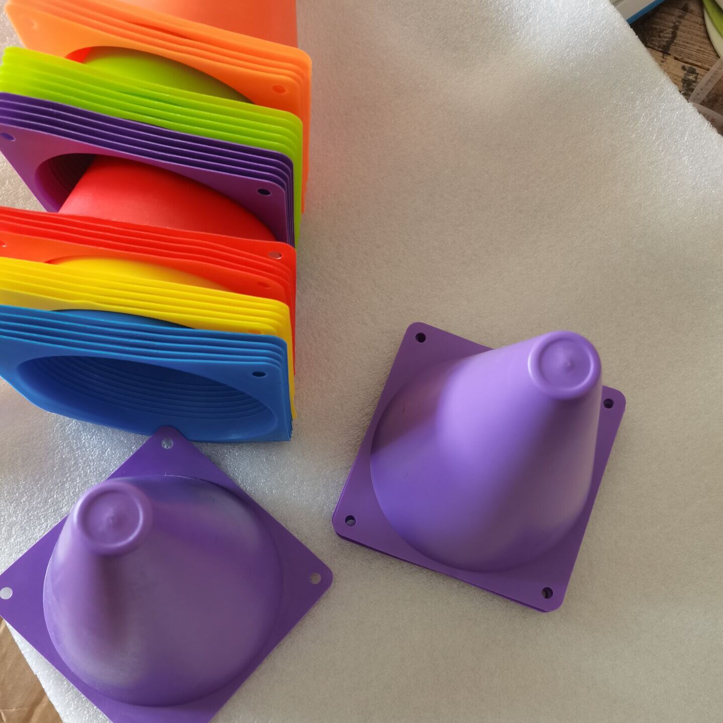 Logo bucket obstacle football training equipment logo plate children taekwondo basketball training 18cm ice cream bucket