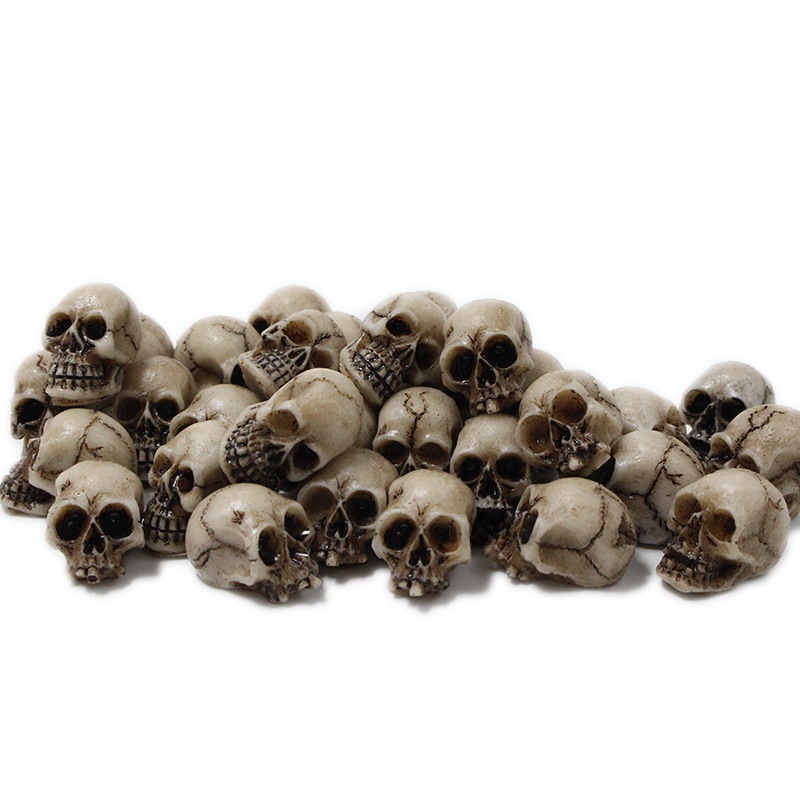 Cross-Border Halloween New Product Skull 20 Small Ghost Head Resin Ornaments Gothic Desktop Flower Pot Balcony Decoration