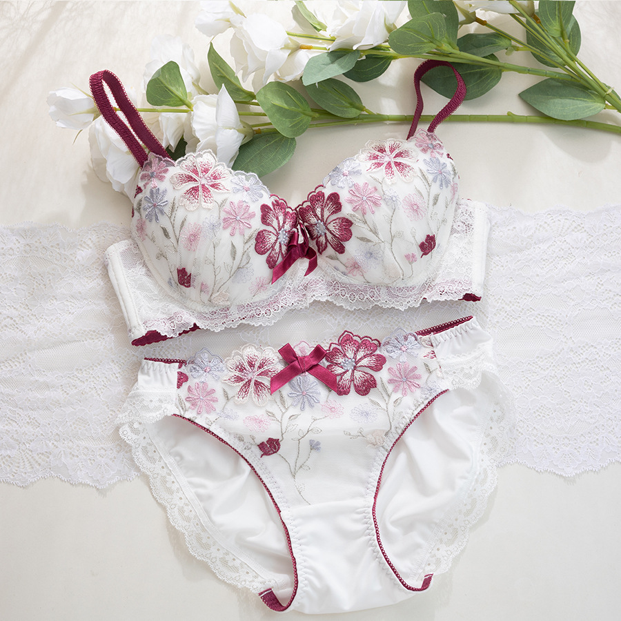 Japanese-Style Foreign Trade Thin Embroidered Bra Set with Push-Up Heart-Shaped Disc Type 2 Large Size Bra