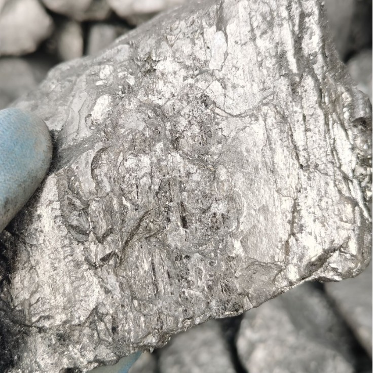 High-Temperature Resistant Coal for Forging, Household Heating, High Heat Output, Smokeless Coal, Household Smokeless Coal, 2.5 Yuan, 3.8 Yuan, Durable