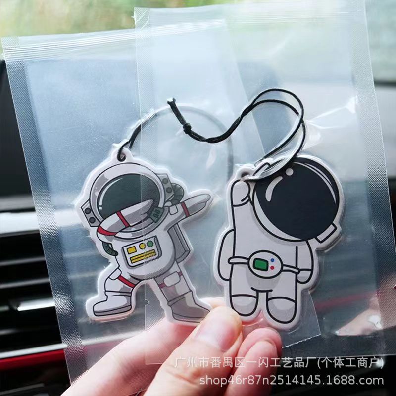 Xiao Xiao Li Original Car Aromatherapy Pieces in stock Cute Cartoon Fragrant Pieces Wholesale Fragrant Pieces Car Fragrant Pieces Car Hanging Ornaments