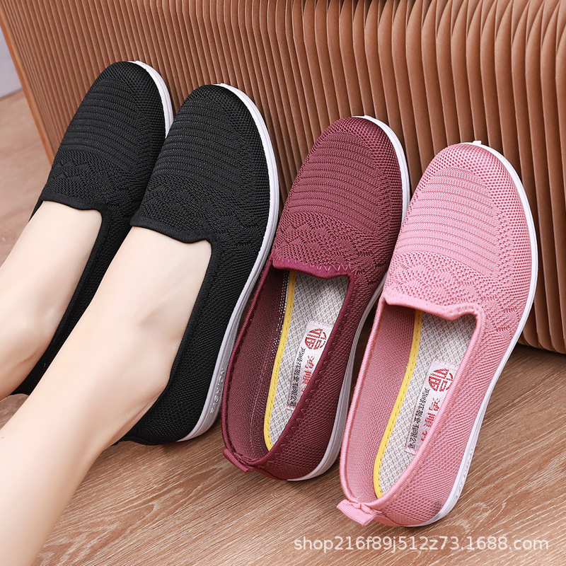 Summer old Beijing cloth shoes women's breathable knitted shoes for middle-aged and elderly mothers comfortable flat casual slip-on mesh shoes
