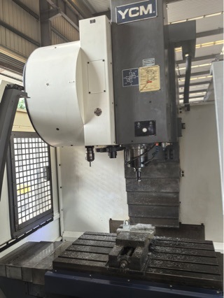 Transfer of Used Imported Taiwan Machine King Yongjin Fv85A Machining Center, Used Cnc Computer-Controlled Machine Tool