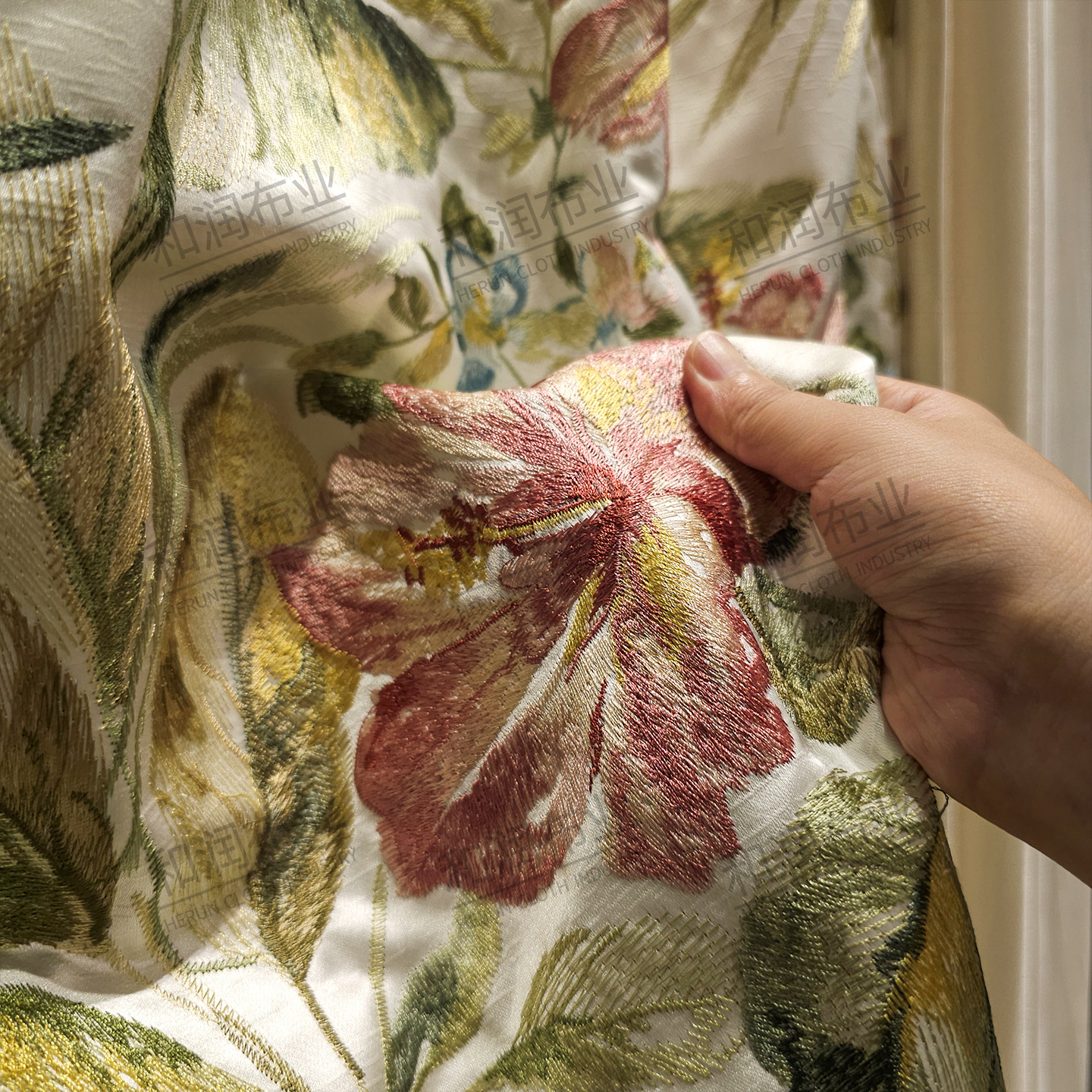 French Luxury High-End Embroidered Velvet Classy Curtains Off-White 2025 New European Style House Living Room and Bedroom