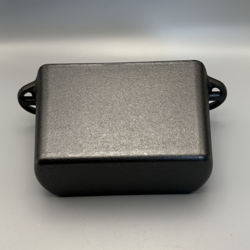 Cast Iron Bread Pan Rectangular Baking Pan Toast Pan Outdoor Barbecue Hanging Pan Square Bread Pan with Lid Handle