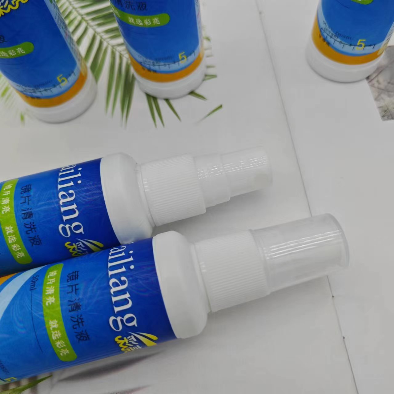 Glasses Cleaning Solution Manufacturer Processes Customized Lens Cleaning Solution with Printable Logo Glasses Water Mobile Phone Screen Care Solution