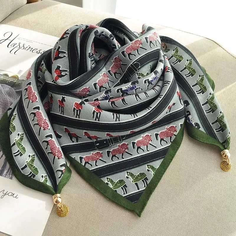 2025 New Magnetic Buckle Square Scarf Triangle Scarf Spring, Autumn and Winter Fashionable High-End Neck Scarf Neck Protection Warm Silk Scarf