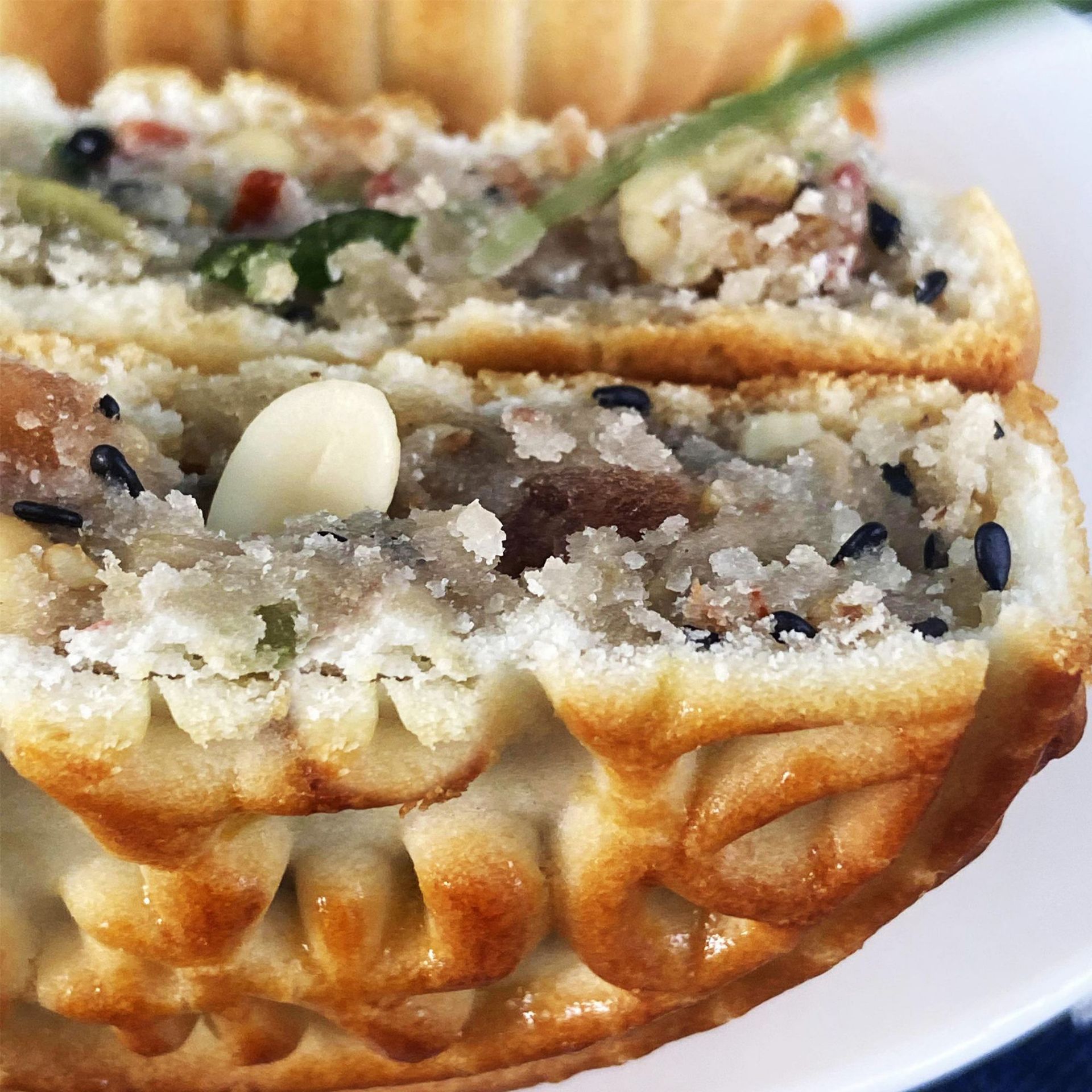 Authentic Northeastern Old-Fashioned Five-Nut Mooncakes, Traditional Green and Red Silk Mooncakes, Individually Packaged Snacks 100g Special Price