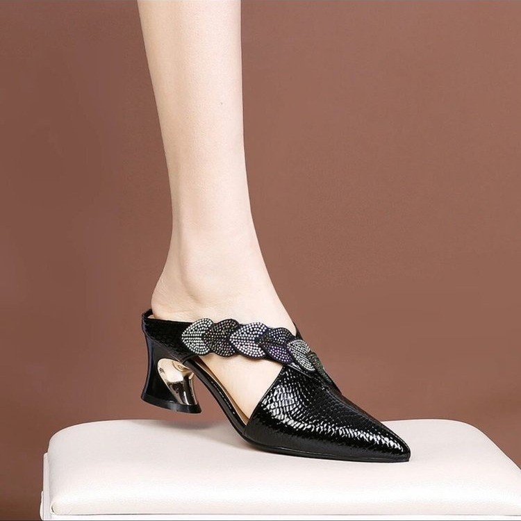 Cross-border Summer New Korean Style Fashionable Pointed Foot Thick High Heel Fashionable Casual Large Size Women's Rhinestone Sandals