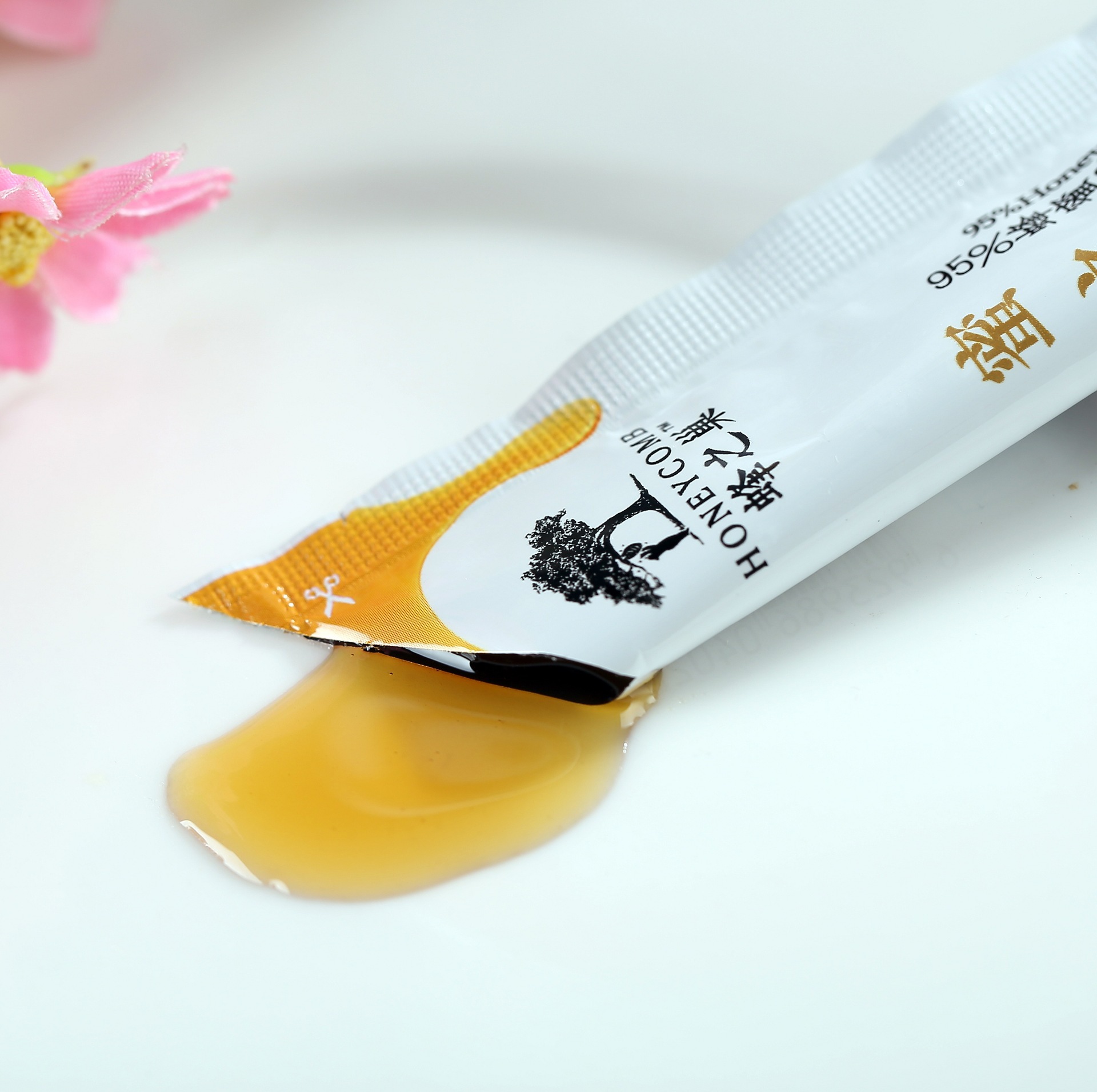 Honeycomb honey strip independent small bag portable bulk wholesale small strip bag Hundred Flowers with hand small gift honey