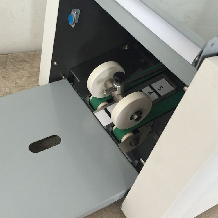 Guangzhou Small Automatic Origami Machine Manufacturer Toy Manual Origami Machine A4 Paper Folding Machine Desktop Folding Machine