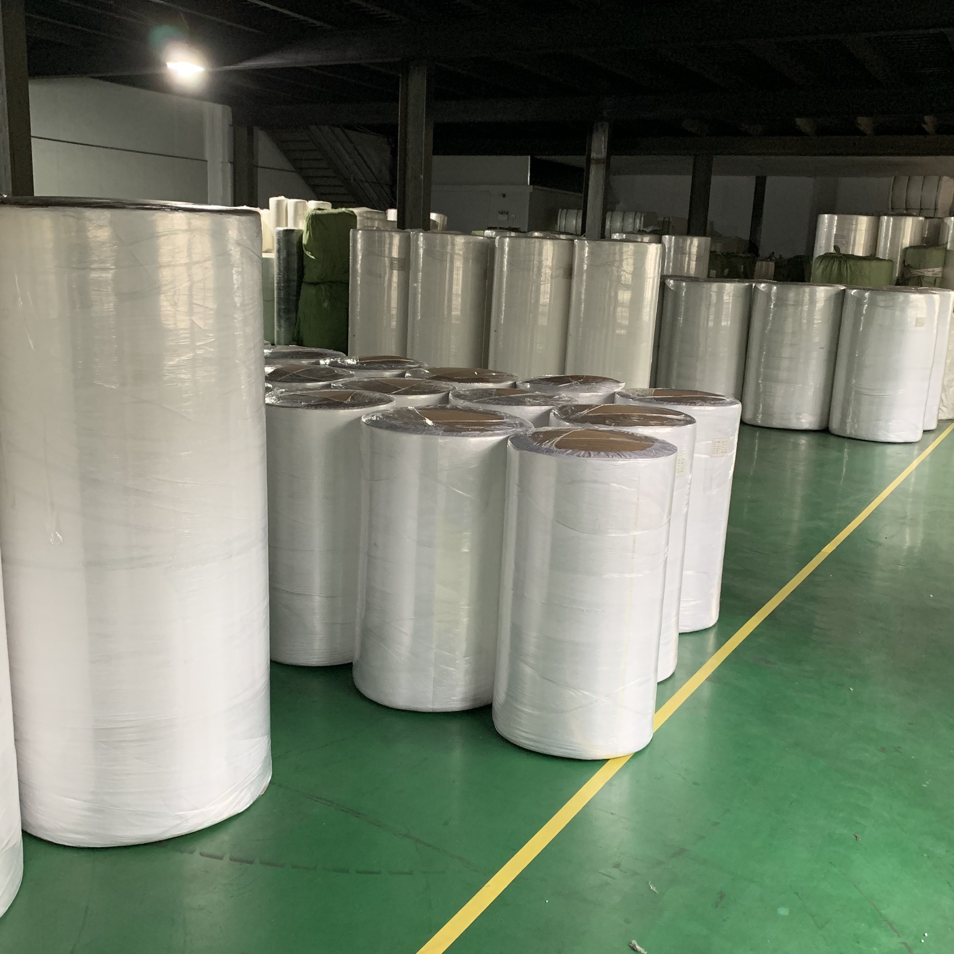 35G white polyester plain weave PET laminated composite panel garment lining spunlace non-woven fabric