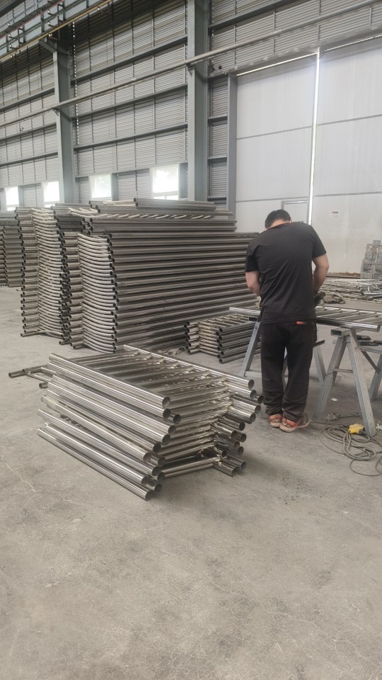 Manufacturer 304 Stainless Steel Bridge Guardrail, Railing Guardrail, Bridge Guardrail, Stainless Steel Guardrail, Various Landscape Railings