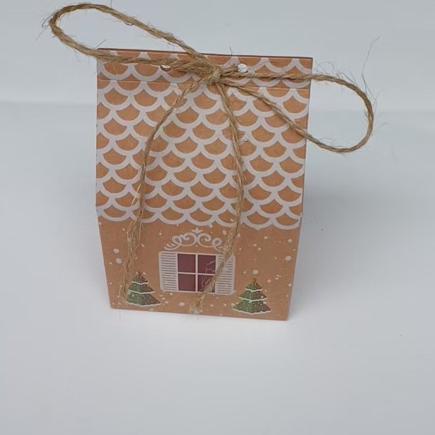 European style new candy box Christmas kraft paper candy box kraft paper box Christmas small house candy box