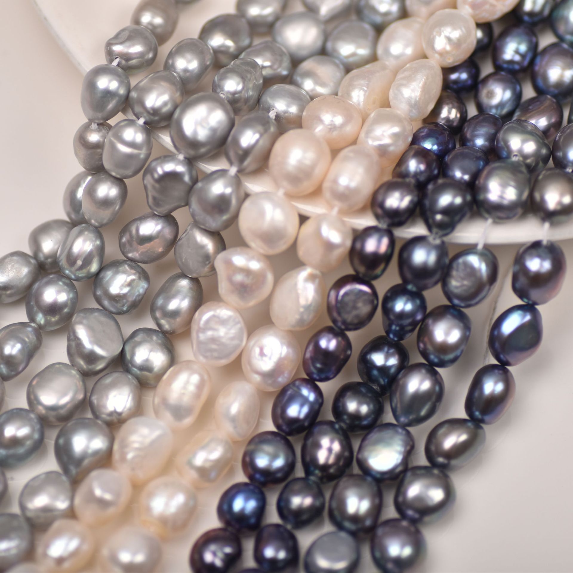 [New Live Universal Shooting] How much is the price of the selected freshwater pearl items and the total amount corresponding to the shooting