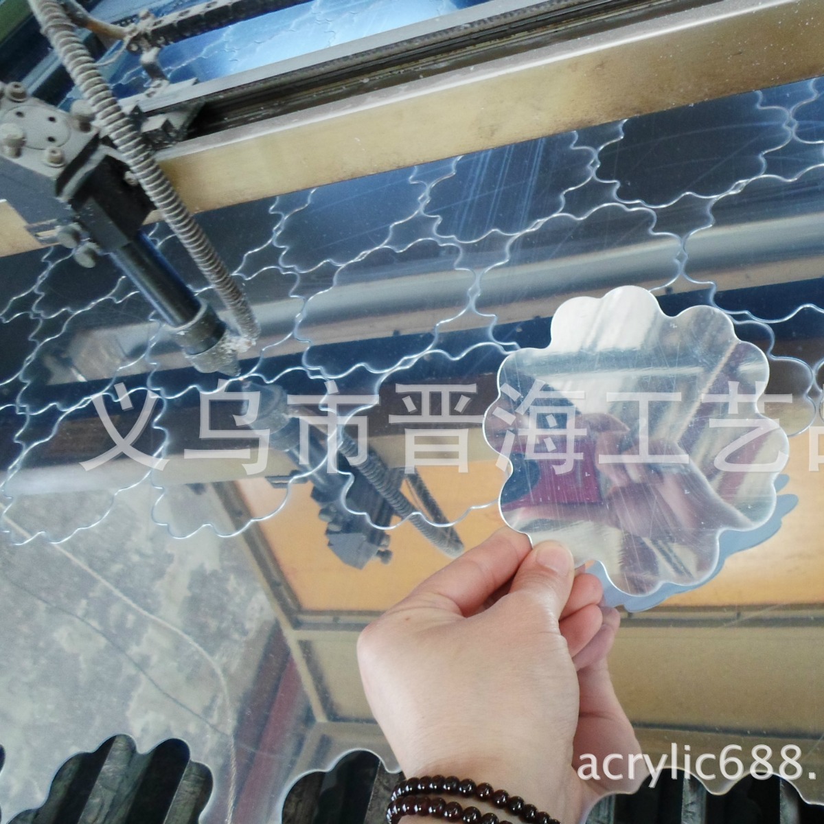 Customized Makeup Mirror with Plastic Lenses, Adhesive Acrylic, Stitched Pc Mirror, Factory Soft Edge Design, Soft Frame Dressing Mirror