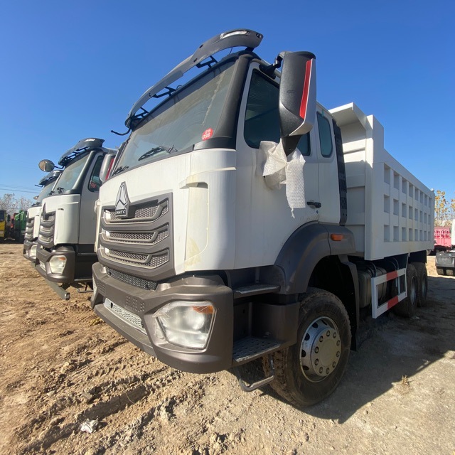 Cross-Border Export of Sinotruk Howo Rear Eight-Wheel Dump Truck Howo Haohan Ready-Made Vehicle 371 Horsepower 8X4 Dump Truck