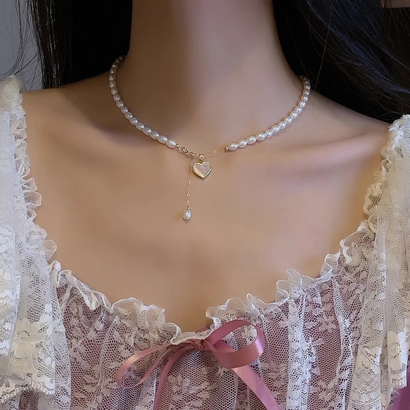 Natural High-Luster Rice-Shaped Freshwater Pearl Necklace with Heart Pendant, High-End Sweater Chain for Women