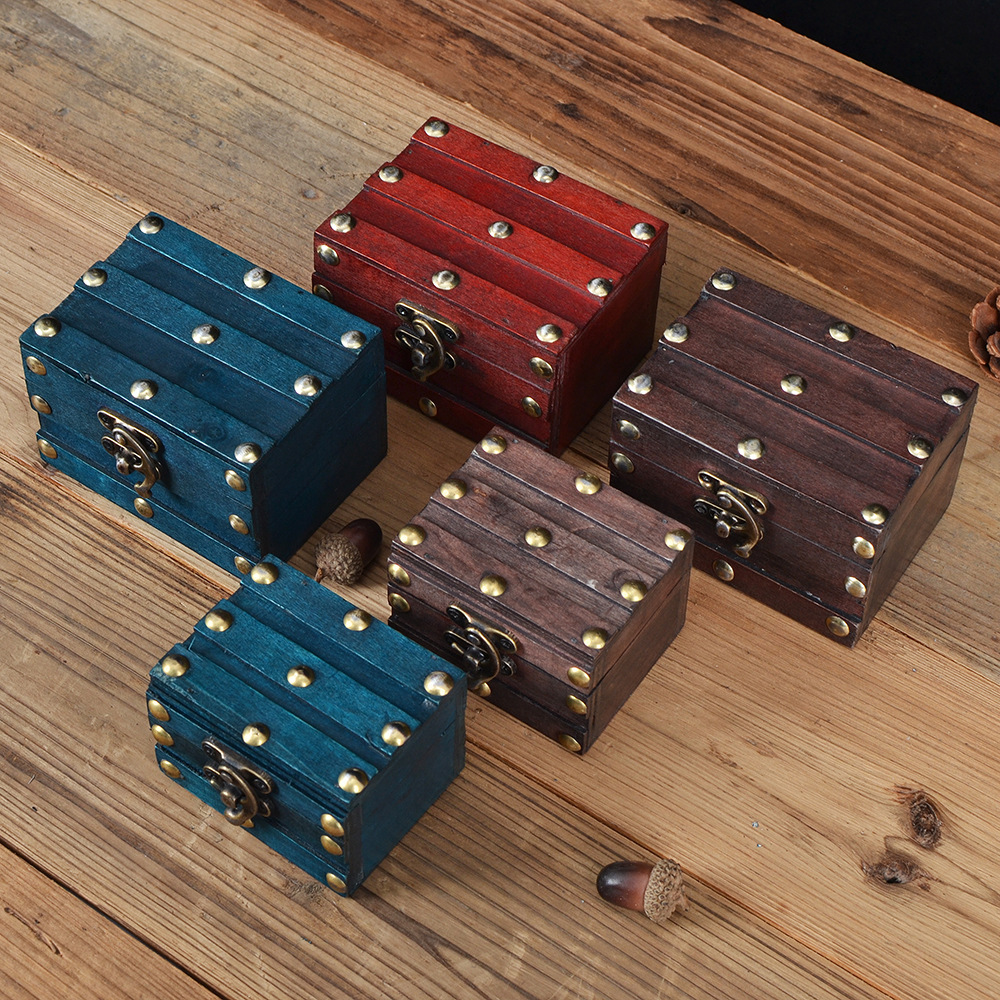 Antique-Style Box, Imitation Mahogany Vintage Wooden Box, Old-Fashioned Box, Jewelry Box, Ancient Style Photography Prop with Lock, Pirate Treasure Chest Prop