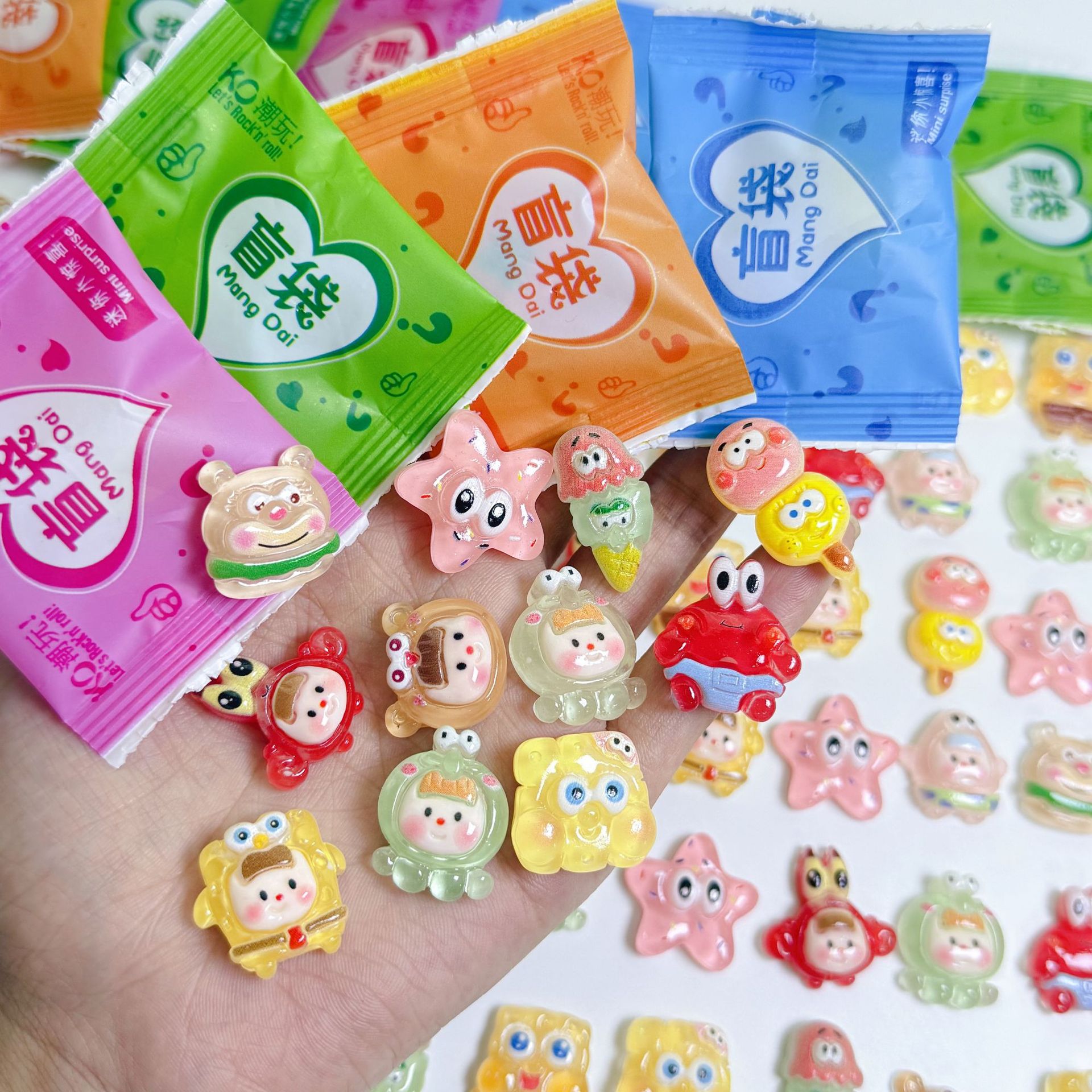 Internet Celebrity Cartoon Luminous Sponge Pie Star Surprise Toy Blind Bag Cute Resin Small Accessories Doll Kidsren's Gift