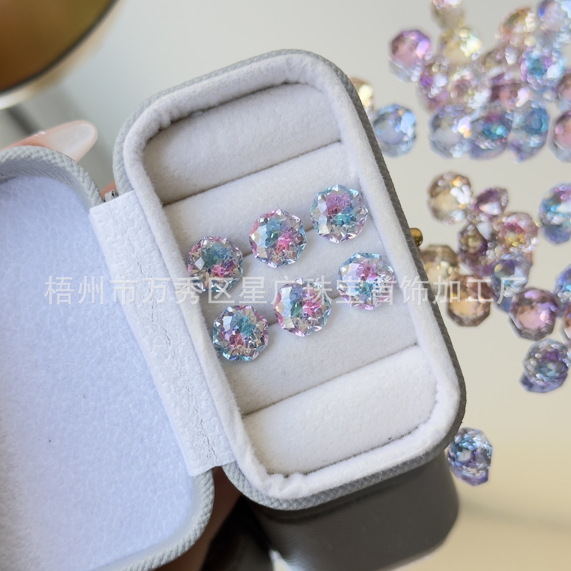 Цветные покрытые градиентные бутоньерки с камнями свободного кроя серьги-гвоздики из необработанного камня 5A циркон